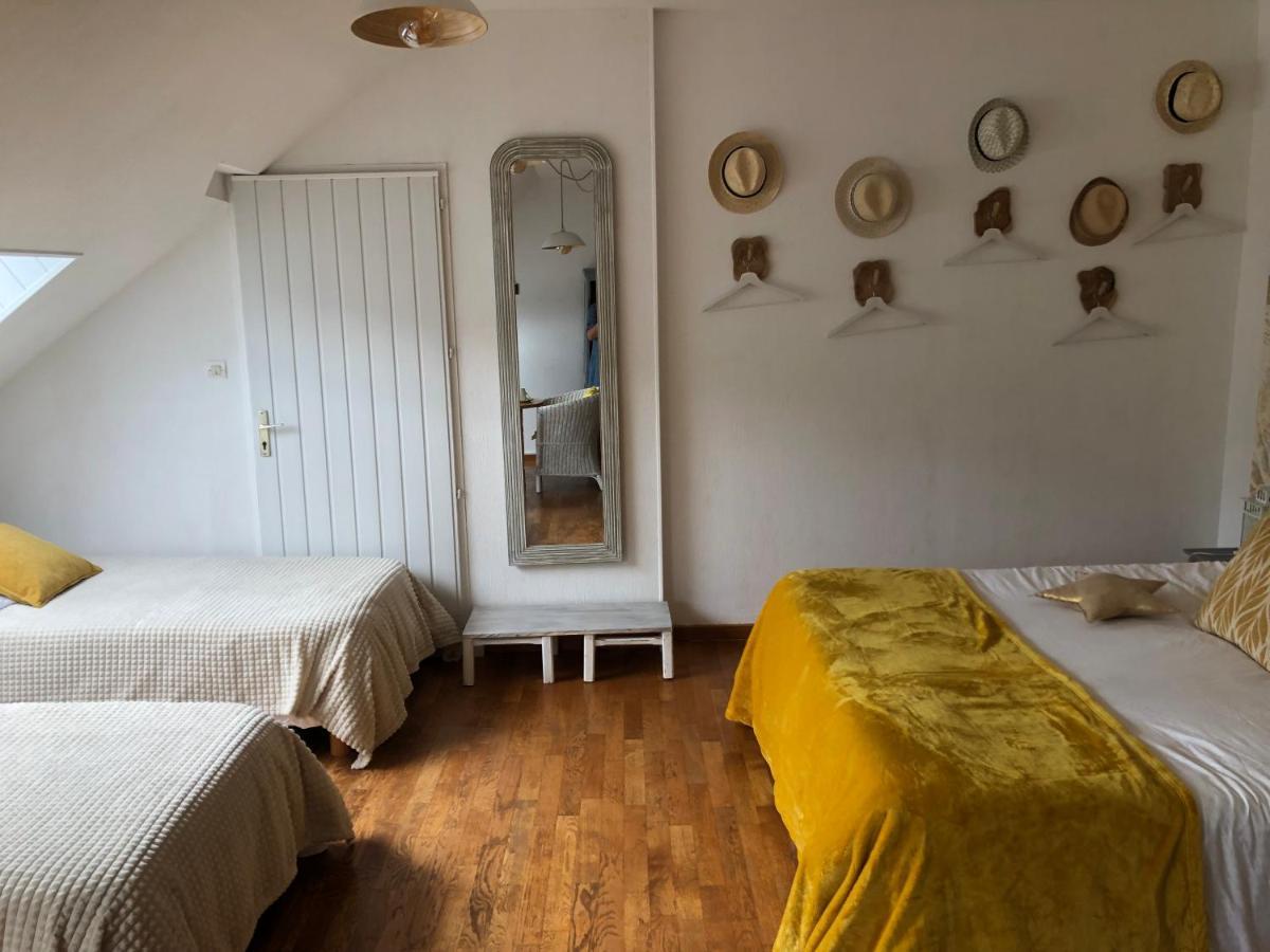 Grande Chambre Familiale Jaune Tout Bonnement Bien Putot-en-Auge Eksteriør bilde