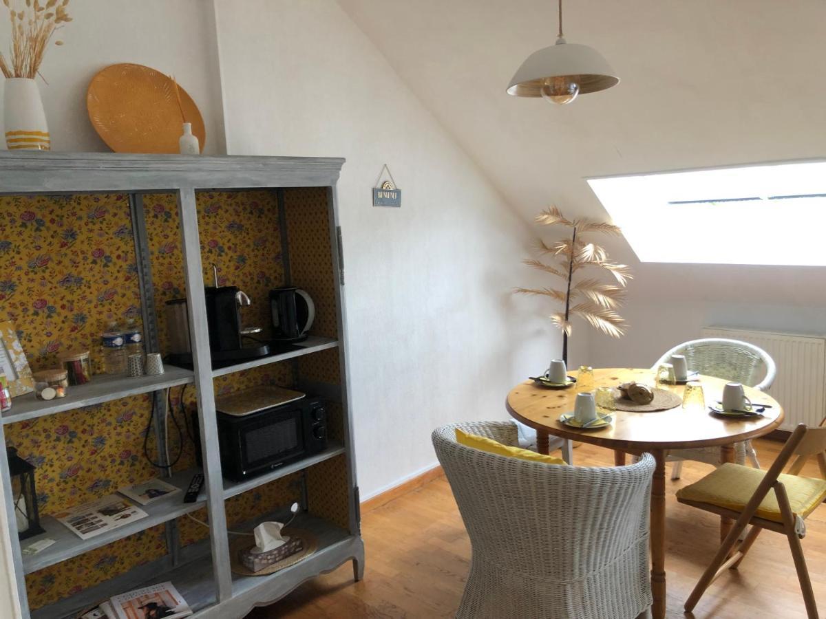 Grande Chambre Familiale Jaune Tout Bonnement Bien Putot-en-Auge Eksteriør bilde