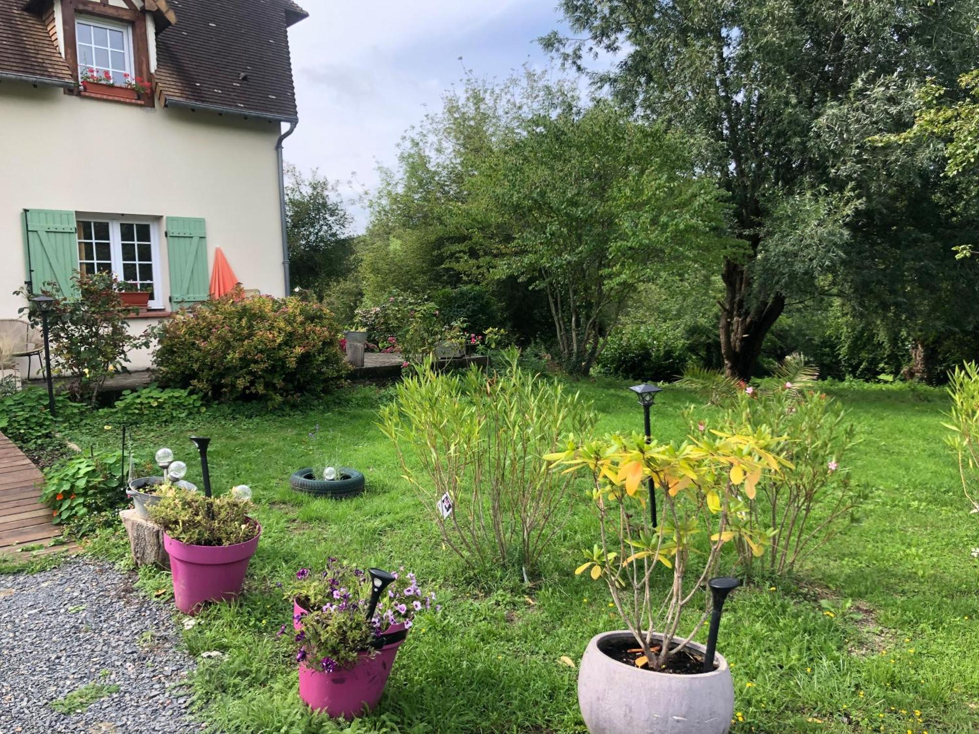 Grande Chambre Familiale Jaune Tout Bonnement Bien Putot-en-Auge Eksteriør bilde